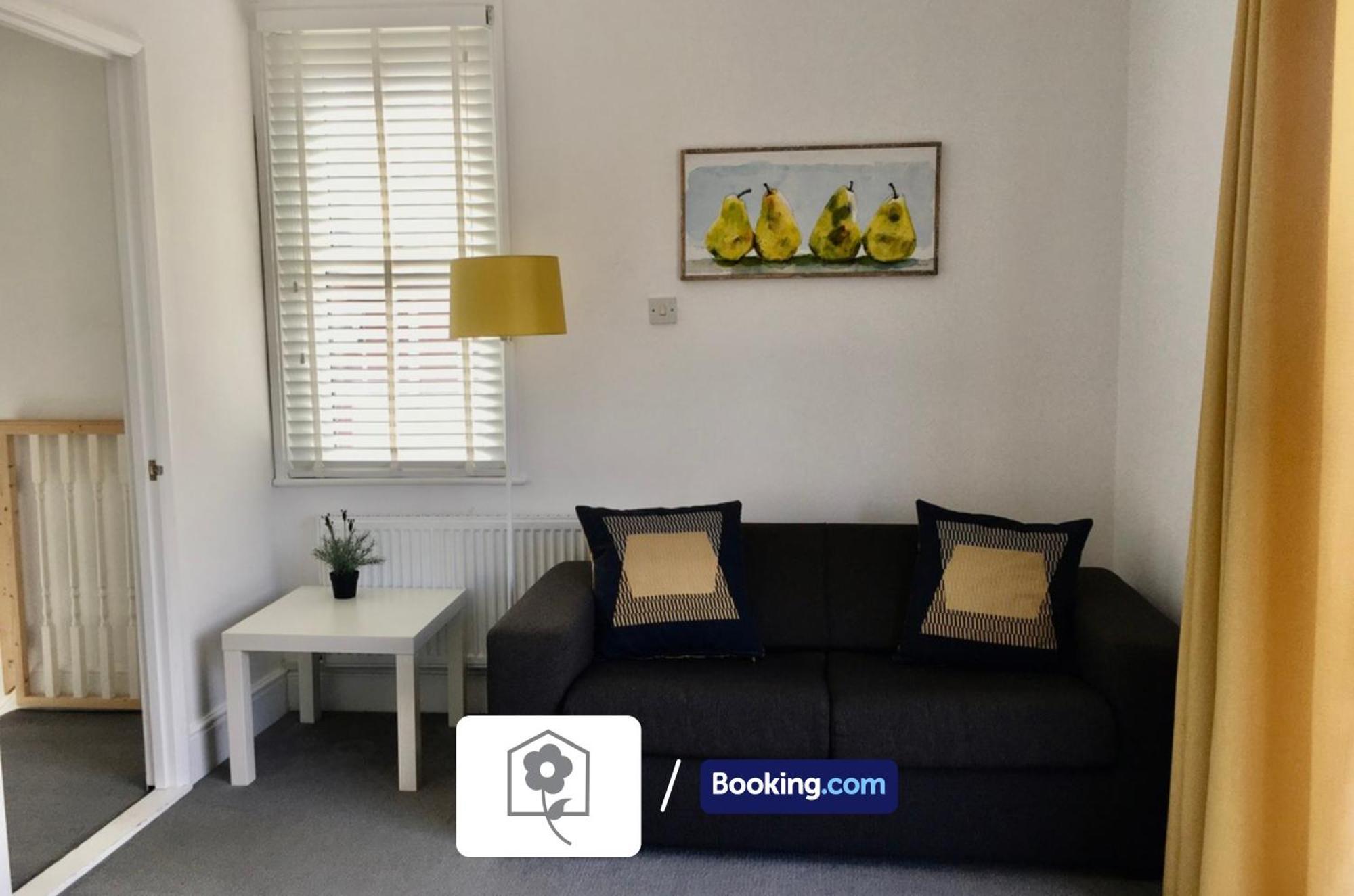 Netley Village Apartment By Your Stay Solutions Short Lets & Serviced Accommodation Netley Southampton With Free Wi-Fi Hamble-le-Rice Eksteriør billede