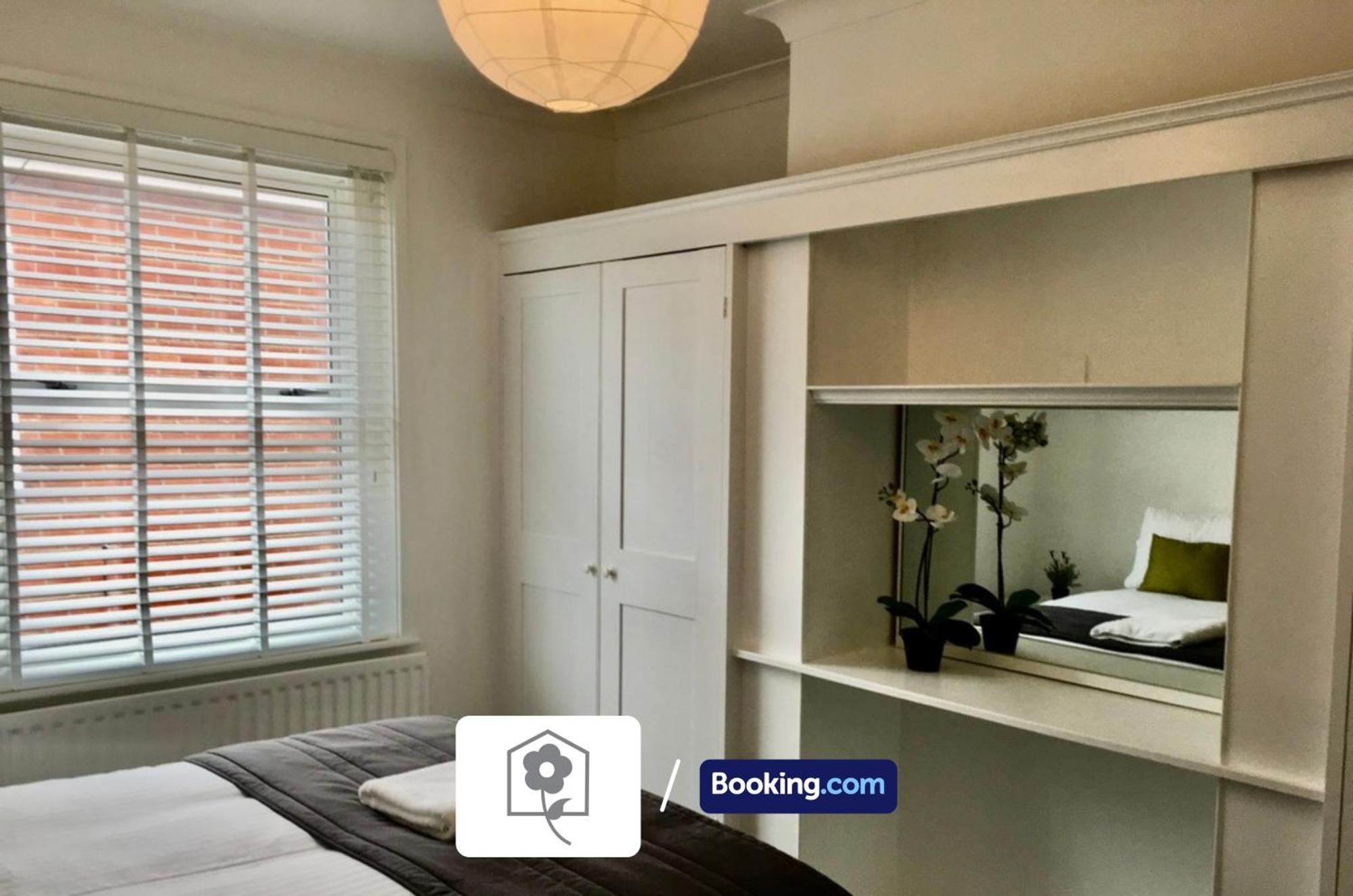 Netley Village Apartment By Your Stay Solutions Short Lets & Serviced Accommodation Netley Southampton With Free Wi-Fi Hamble-le-Rice Eksteriør billede