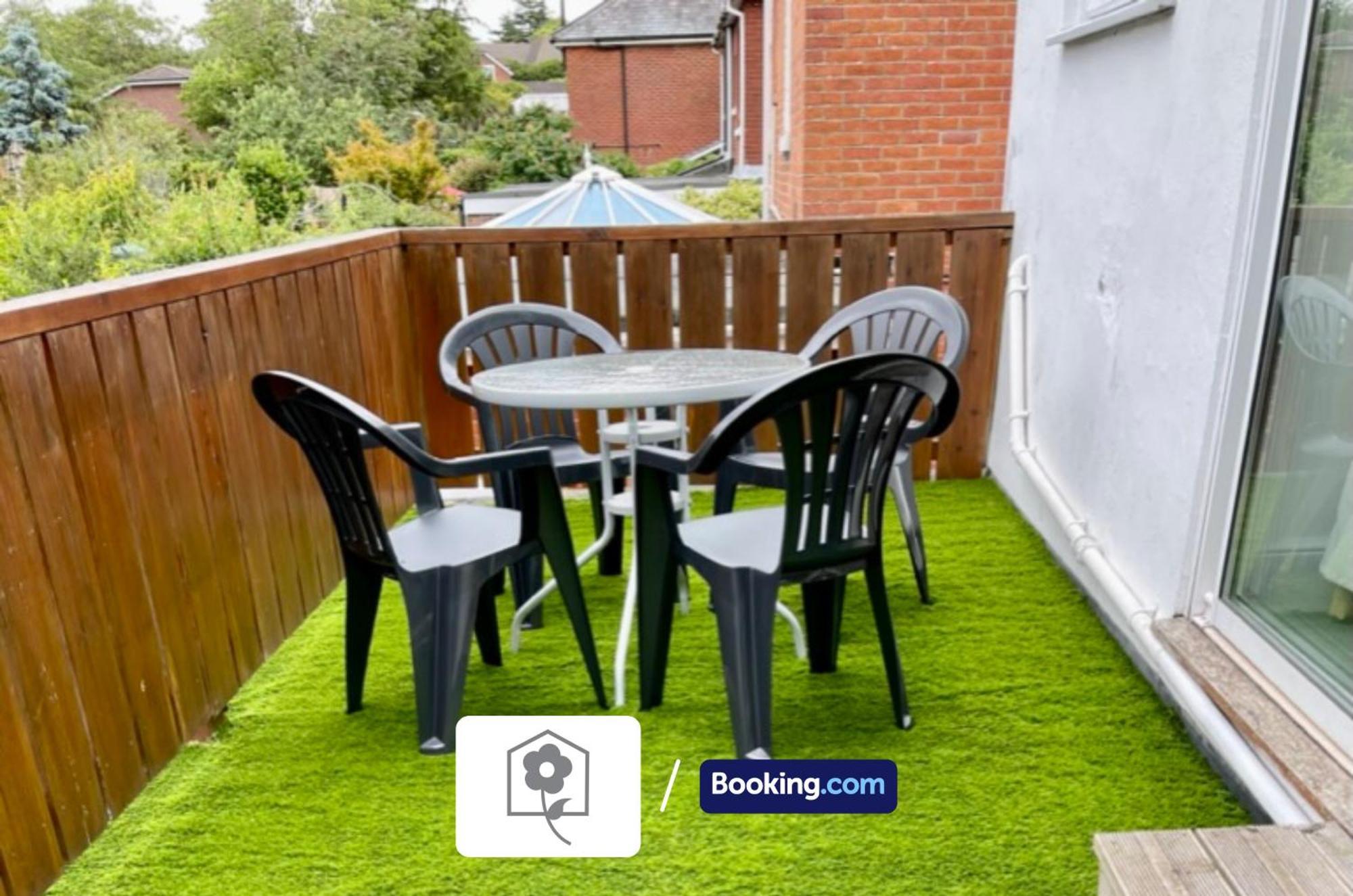 Netley Village Apartment By Your Stay Solutions Short Lets & Serviced Accommodation Netley Southampton With Free Wi-Fi Hamble-le-Rice Eksteriør billede